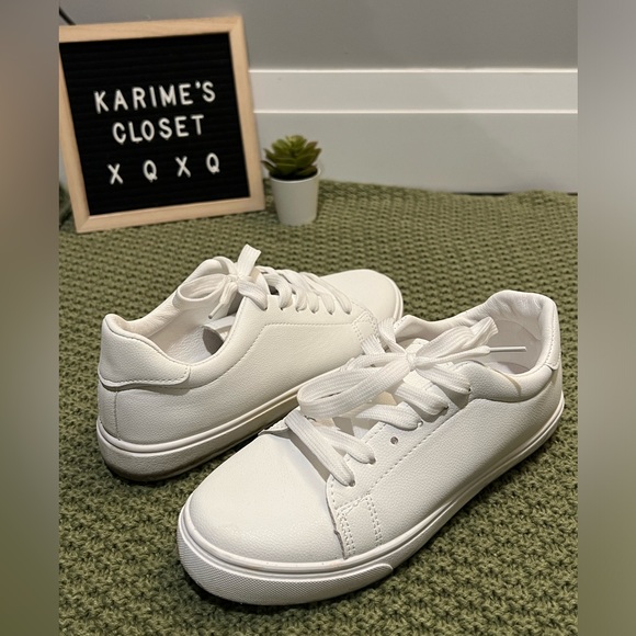 Shoes 💕 - Picture 2 of 2